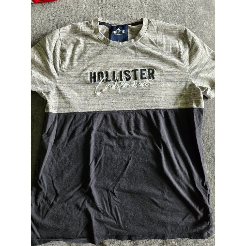 Hollister California Mens T-Shirt Medium Gray Black Colorblock Embroidered Logo